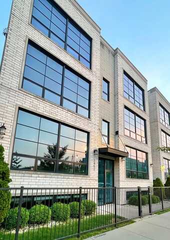 2453 W Irving Park Road, Chicago, IL 60618