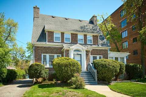 821 Center Street, Des Plaines, IL 60016