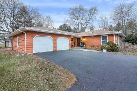 4 AMY Drive, Oswego, IL 60543