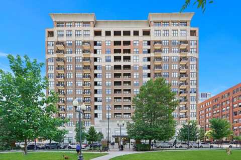 849 N FRANKLIN Street, Chicago, IL 60654