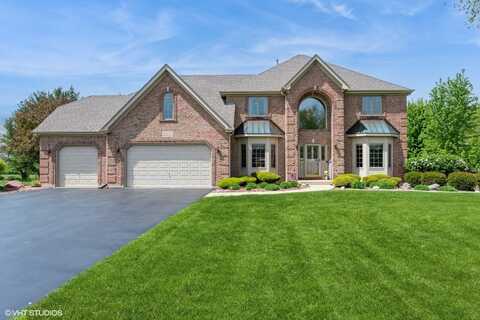 13 W Royal Oaks Drive, Bristol, IL 60512
