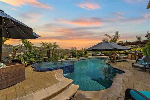 7051 Sitio Caliente, Carlsbad, CA 92009
