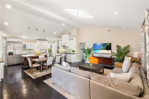 2808 Oak Avenue, Manhattan Beach, CA 90266