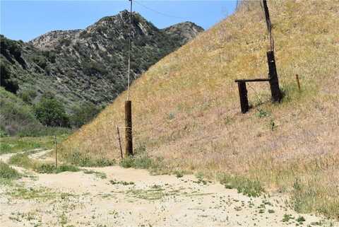 1 Buchanan Way, Val Verde, CA 91384