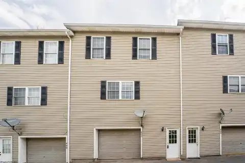 402 Vista Oaks Drive, Fairmont, WV 26554