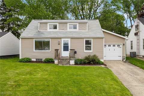 210 Parkview Avenue NW, North Canton, OH 44720