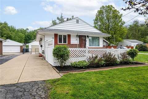 285 Stull Avenue, Akron, OH 44312