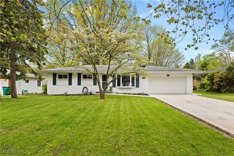 718 Starlight Drive, Seven Hills, OH 44131