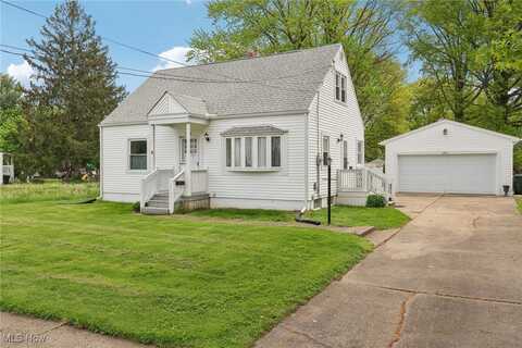 676 E Paige Avenue, Barberton, OH 44203
