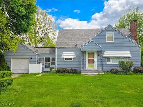 1032 Orchard Avenue NE, North Canton, OH 44720