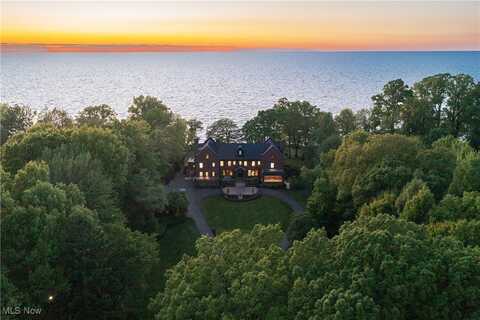 12725 Lake Shore Boulevard, Bratenahl, OH 44108
