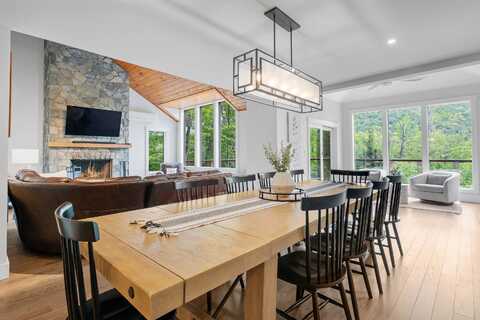 156 Black Mountain Road, Lincoln, NH 03251