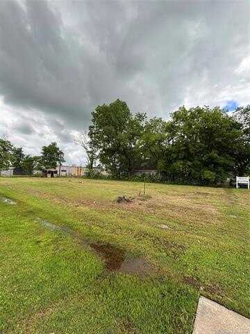 114 N Adair, Pryor, OK 74361