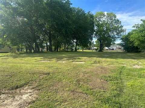 915 E 3rd Street, Okmulgee, OK 74447