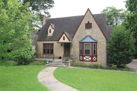 4920 E 7th Street, Tulsa, OK 74112