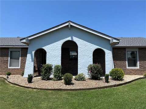 2601 Oak ST, Rogers, AR 72758