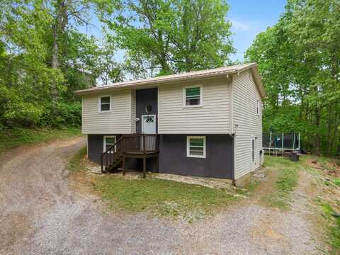189 Pine Hollow Road, Christiansburg, VA 24073