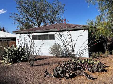 404 N Plateau St, Marfa, TX 79843