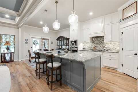 8208 Poplar Drive, Edmond, OK 73034