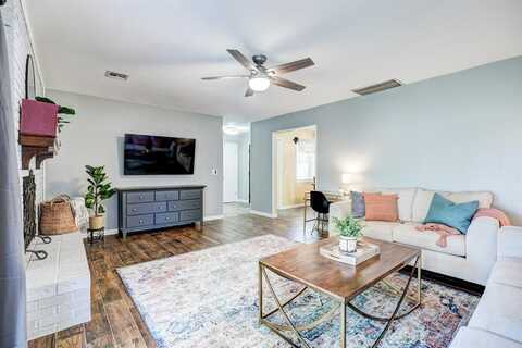 625 E 28th Street, Edmond, OK 73013