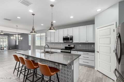 7824 S 33RD Lane, Laveen, AZ 85339