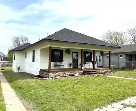 213 W 5th Street, Stroud, OK 74079