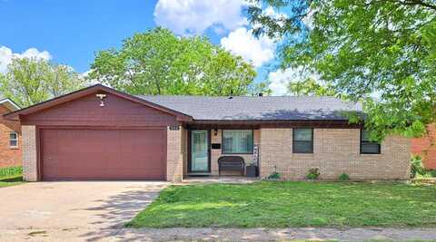 512 Willow, Dumas, TX 79029