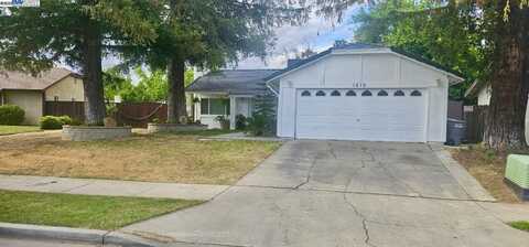 1619 Topeka Dr, Merced, CA 95348