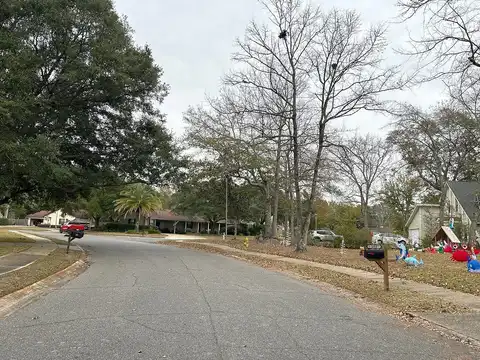 Booth, OCEAN SPRINGS, MS 39564