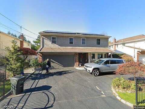 Broadway, HEWLETT, NY 11557