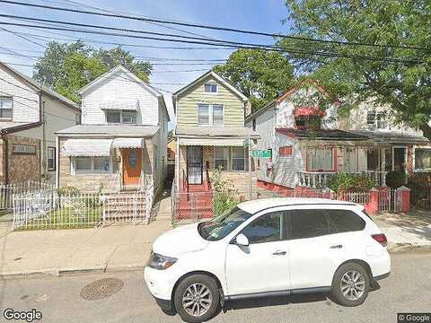 135Th, SOUTH OZONE PARK, NY 11420
