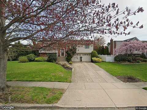 Heather Cres, COMMACK, NY 11725