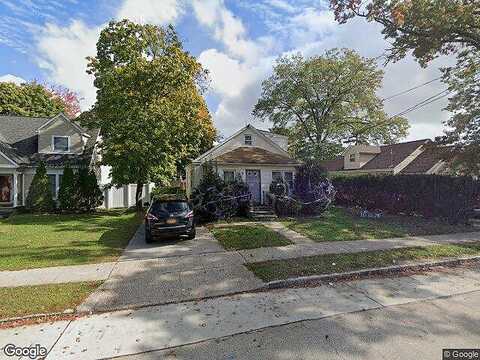 Grand, WESTBURY, NY 11590