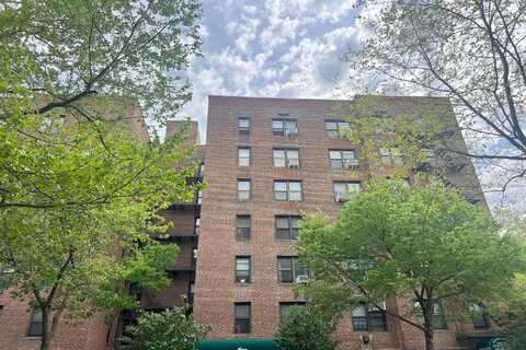 91St St, Jackson Heights, NY 11372