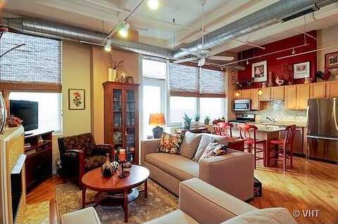 Clinton, CHICAGO, IL 60607