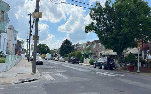 Trinity, PHILADELPHIA, PA 19143