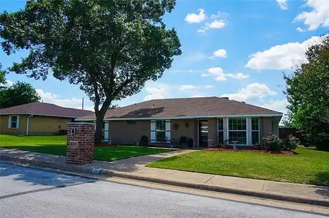Ladner, DESOTO, TX 75115
