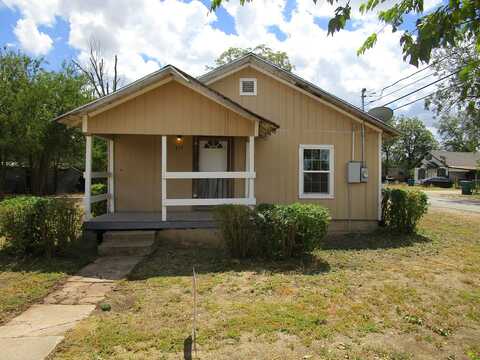 W 13Th Street, Coleman, TX 76834
