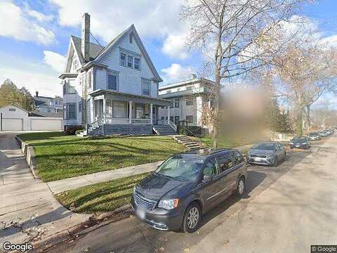 Summit, MILWAUKEE, WI 53211