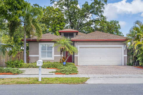 1St, DANIA, FL 33004