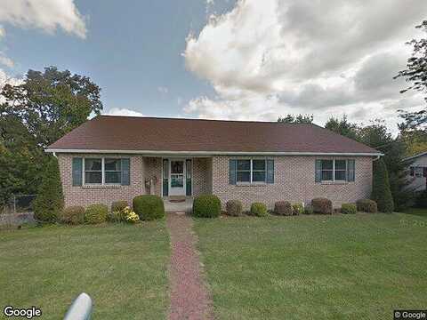 Kingstead, SLATINGTON, PA 18080