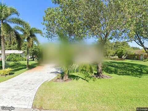 18Th, DAVIE, FL 33325