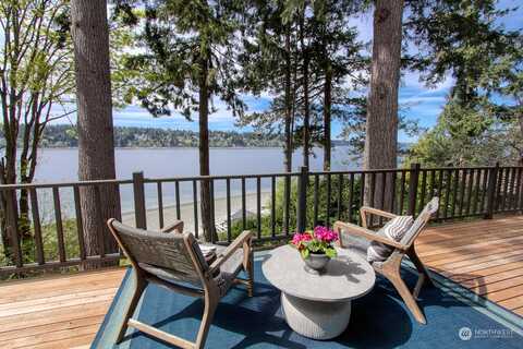 Crystal Springs, BAINBRIDGE ISLAND, WA 98110