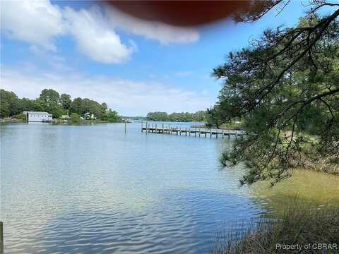 Hicks, HUDGINS, VA 23076
