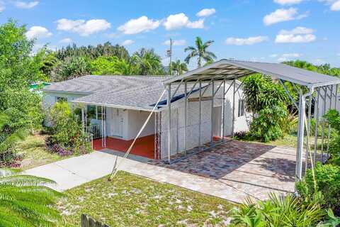 Pine, HOBE SOUND, FL 33455