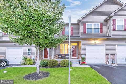Nicoles, MORRISVILLE, PA 19067