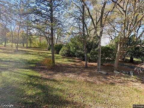 Cloverleaf, PEWAUKEE, WI 53072