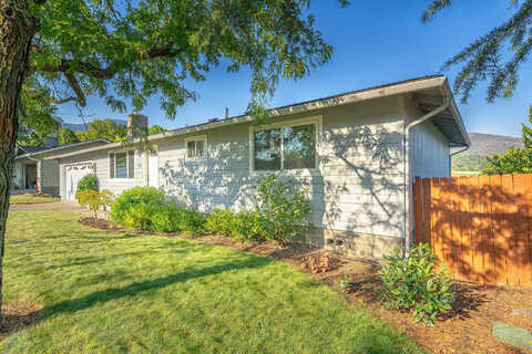 Cambridge, ASHLAND, OR 97520