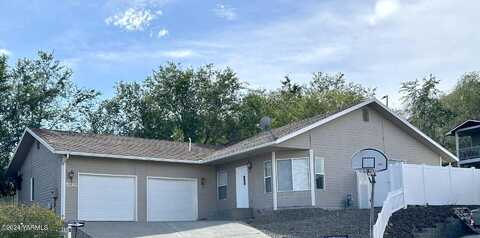 Kristine, SELAH, WA 98942