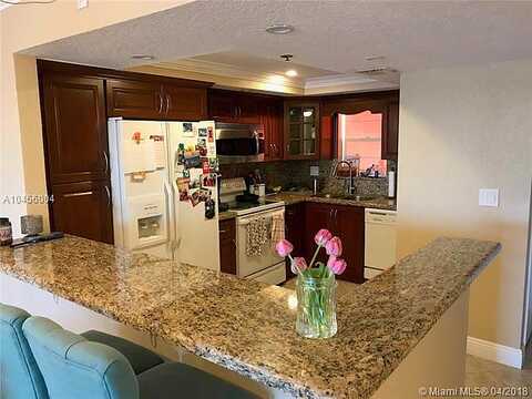 W Rolling Hills Cir, Davie, FL 33328